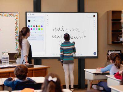interactive-whiteboard-in-classroom